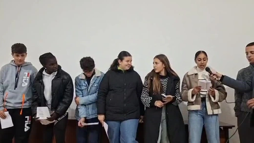 Alumnos de 4º de la ESO leen poemas de Francisco Garfias