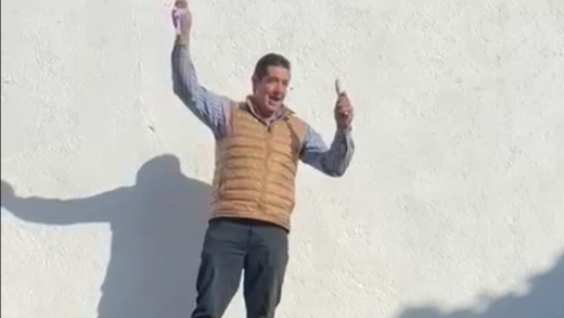 Ángel Ramón Arenas, de Casa Bocal, durante la rifa de la xata