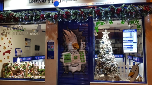 El precioso escaparate de la administración El Cuco Encantado