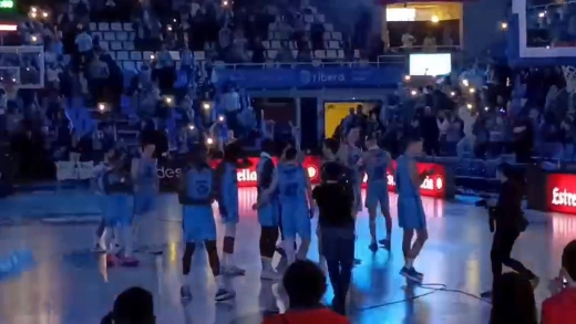 Celebración final en la cancha y en las gradas