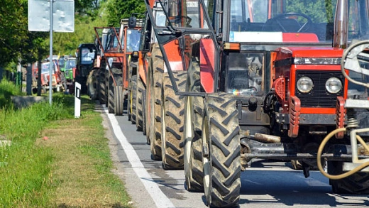 Más de 70 tractores invaden las carreteras de Castilla y León