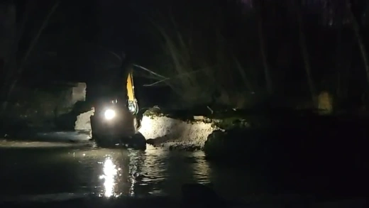 Derribo de la Presa de Veganzones, en la noche