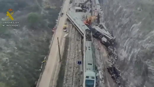 Imágenes actualizadas de los trabajos de investigación y retirada de los trenes accidentados