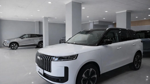 INTERIOR NUEVO CONCESIONARIO