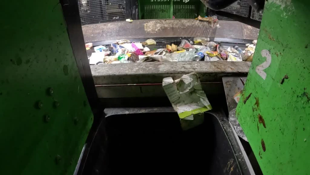 Robots con inteligencia artificial en la Planta de Manises