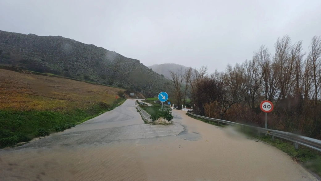 MA-6401 en la A367 en Cañete la Real