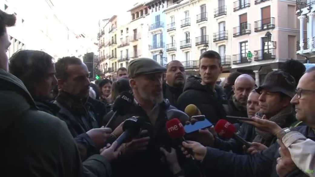Declaraciones de Santiago Abascal este jueves en la plaza del Torico de Teruel.