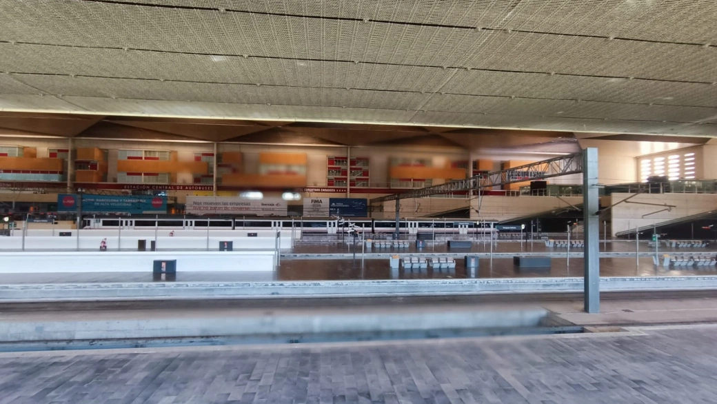 Anden vacío por la huelga de trenes en la Estación Delicias de Zaragoza