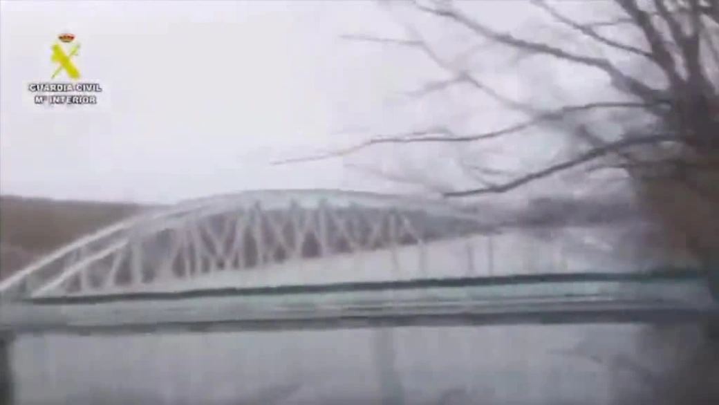 La Guardia Civil ha estado llevando a cabo control de accesos a la urbanización La Isleta, en Coria (Cáceres)