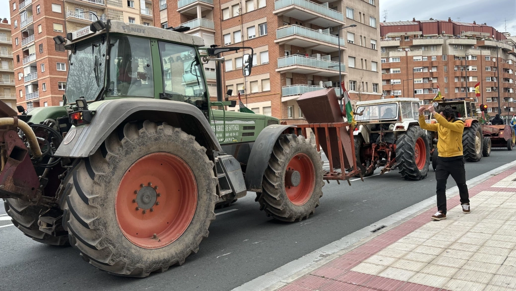 Apoyo de los logroñeses a su llegada a la capital riojana