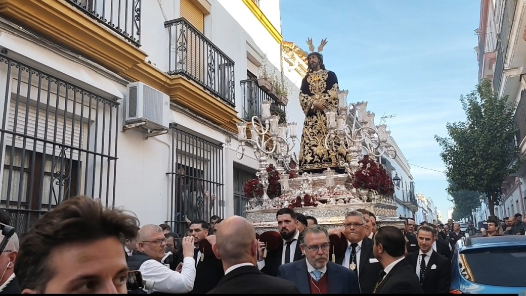 Traslado de ida, por calle Sol, del Señor de la Sentencia hacia la Catedral