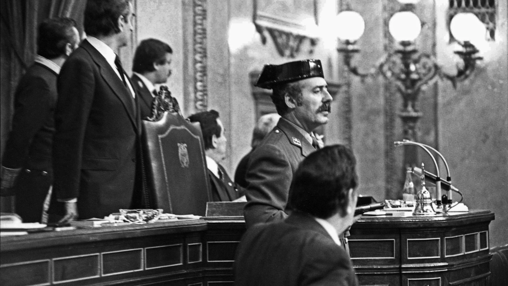 Así fueron los primeros minutos del 23-F: el vídeo del asalto al Congreso tras la muerte de Antonio Tejero