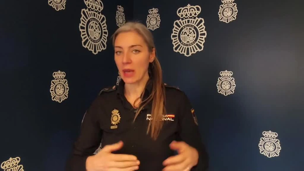 La portavoz de la Policía Nacional, Rocío Gracia, explica los detalles del operativo