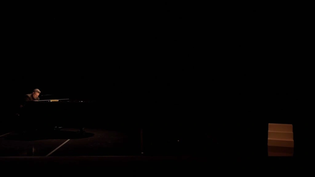 Escena de la obra "Dulcinea" interpretada por Paloma San Basilio