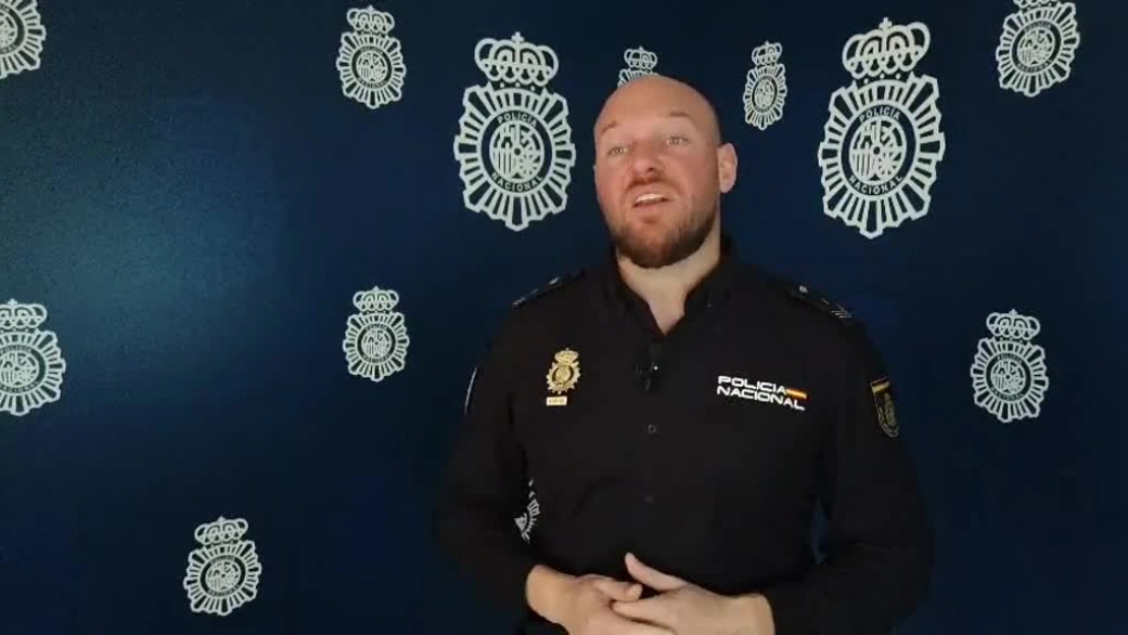 El portavoz de la Policía Nacional, Rubén Nido, explica las zonas donde se está buscando.